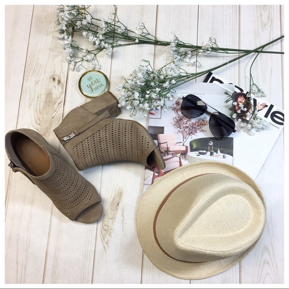 LAST FEW✨Taupe perforated zip up peep toe booties - Picture 2 of 4